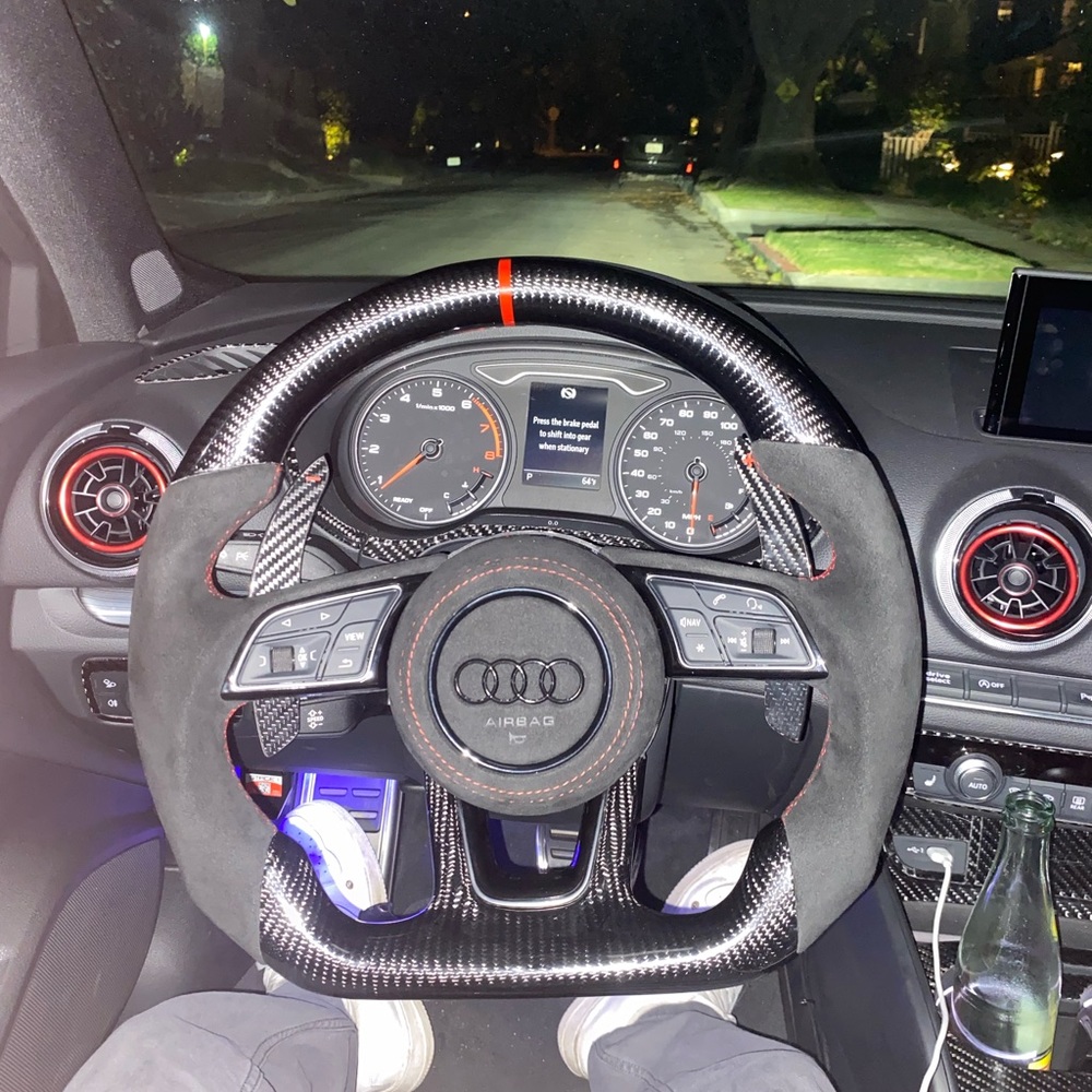 2020 carbon Audi A3 racing steering wheel with carbon paddle shifters - Picture 6 of 8
